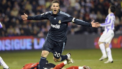 开云体育平台-【规则演变】台球新规对运动员战术布局的影响分析，台球规则知乎